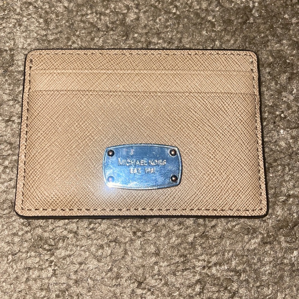 Michael Kors Jet Set Travel Metallic Leather
Card Case